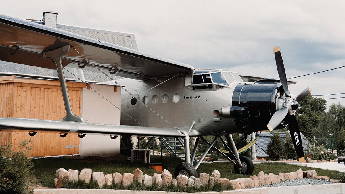 Übernachten im Flugzeug Antonov Erlebnisfabrik