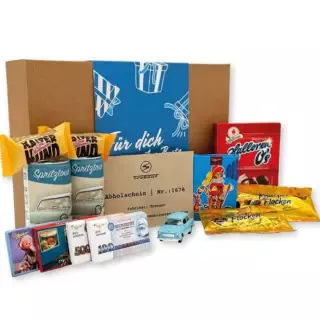 Geschenkbox der Erlebnisfabrik für DDR und Trabi Erlebnisse mit passenden Inhalten.
