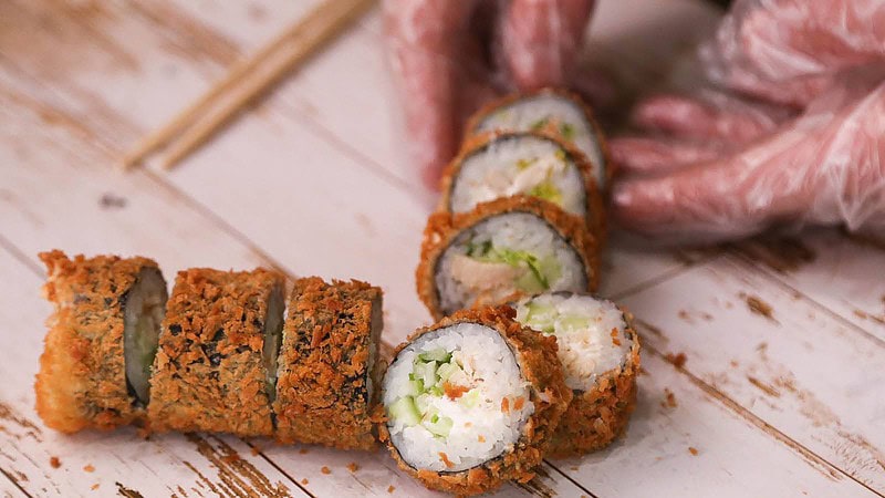 Sushi wird hergerichtet