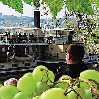 Dampfschiff beim Erlebnis Sächsische Weinstraße in Dresden