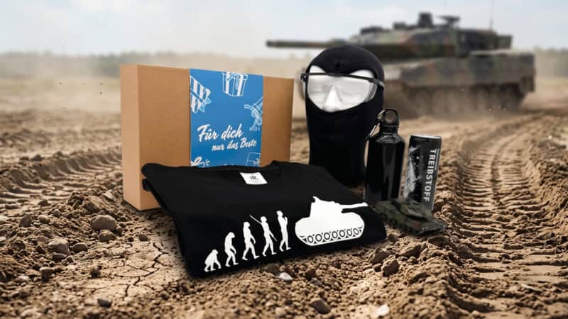 Panzer im Hintergrund der Panzer Geschenkbox der Erlebnisfabrik