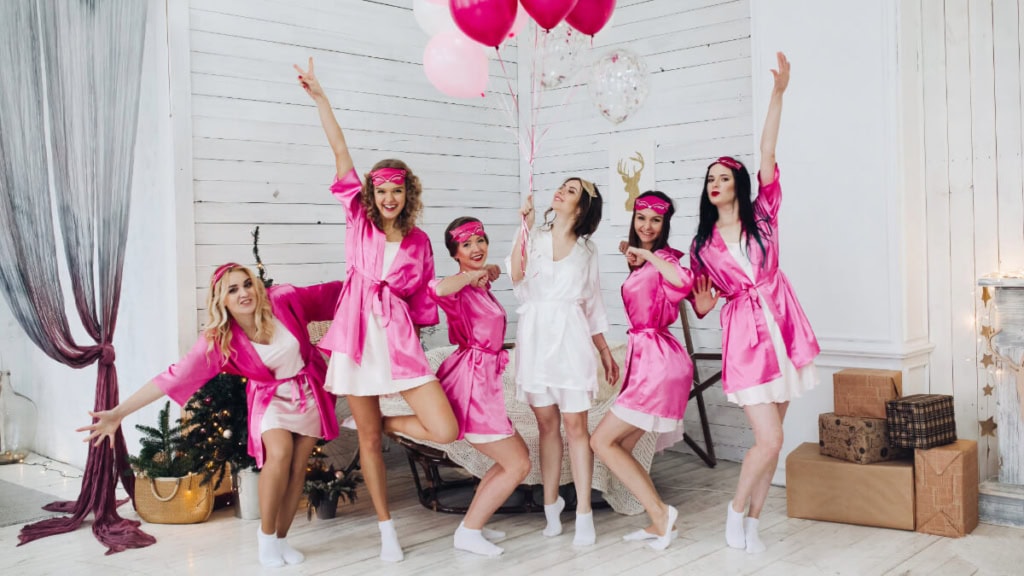 6 Frauen feiern einen JGA zusammen