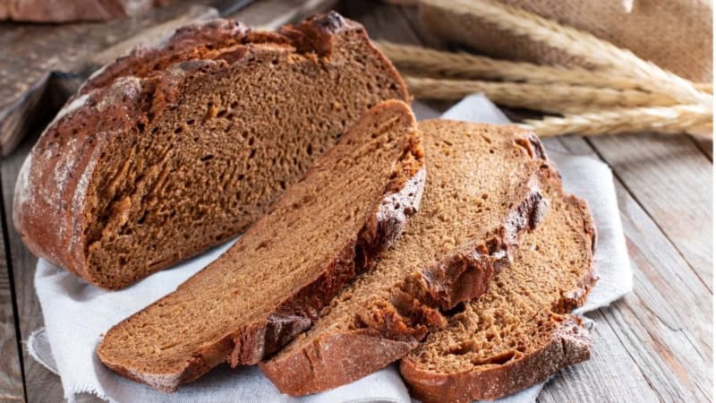 Geschnittenes frisches Brot - Backkurs bei Frankfurt