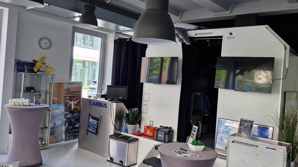 flusimulator-Frankfurt2 Empfang des Flugsimulators in Frankfurt.