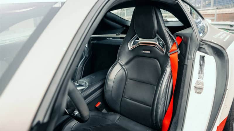 Fahrersitz im Innenraum eines Mercedes AMG GT