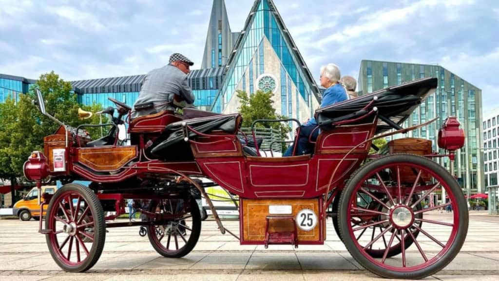 eKutsche-Kirche Bei einer Tour in der elektrischen Kutsche wird Wissenswertes über die Pauliner Kirche erzählt.