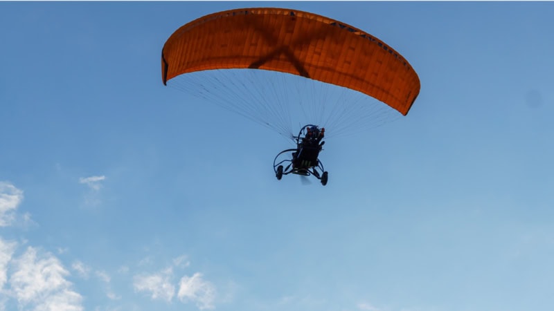 Ansicht von unten mit dem Drachenfliegen Trike.