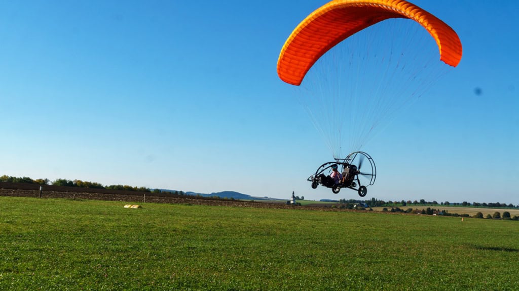 motorisierter-Gleitschirmflug-sachsen6 Start des Trikes beim Rundflug in Sachsen.