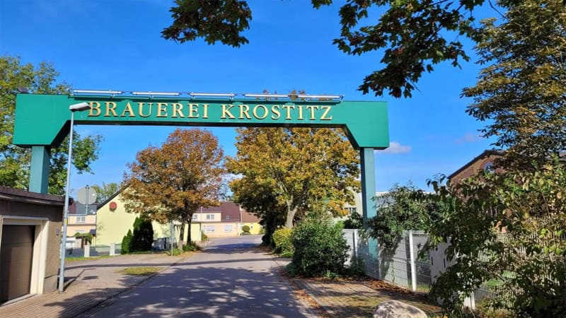 Toreingang Brauerei Krostitz - eKutsche Stadtrundfahrt mit Brauereiführung.